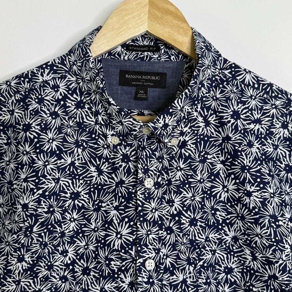 BANANA REPUBLIC Short Sleeve Button Down Shirt Mens XL Dark Blue White Starburst